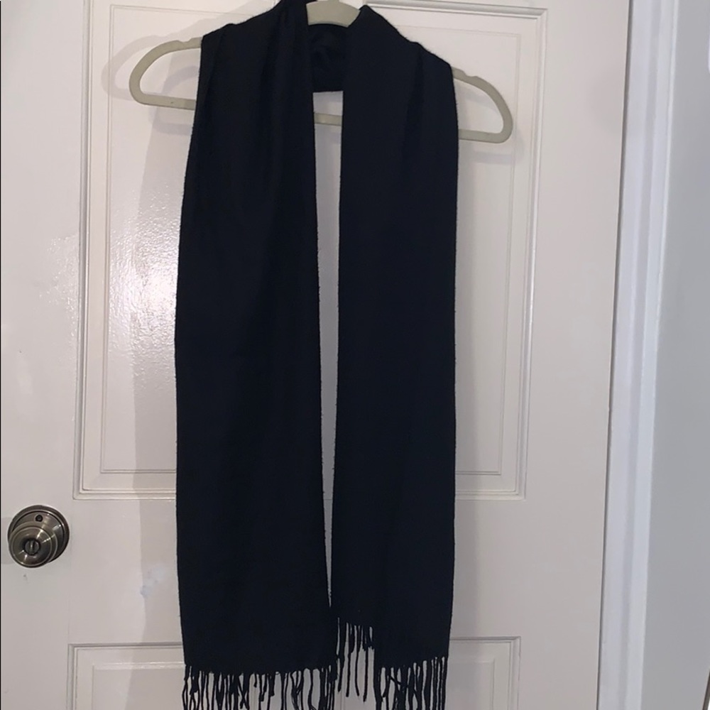 ⚡️SALE⚡️ Black Scarf
